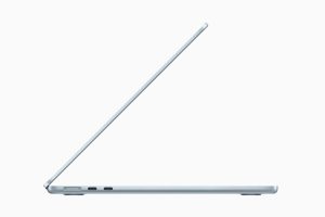 MacBook Air M4 vs Dell XPS 14: Premium Ultrabook Showdown