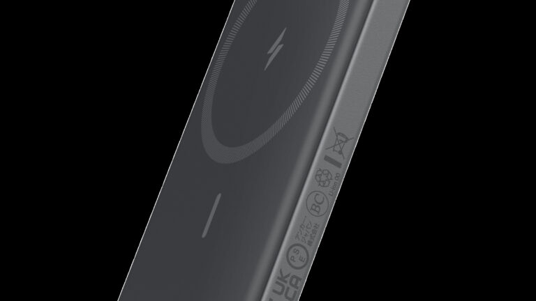 Best MagSafe battery bank 2026 Anker MagGo Power Bank in use on an iPhone