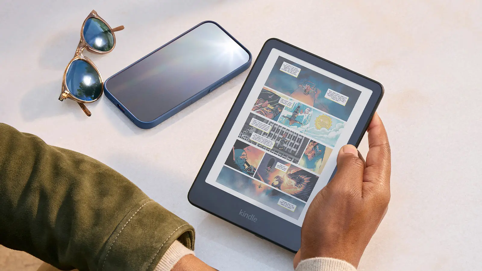 Kindle Paperwhite vs Colorsoft colour screen showing a comic