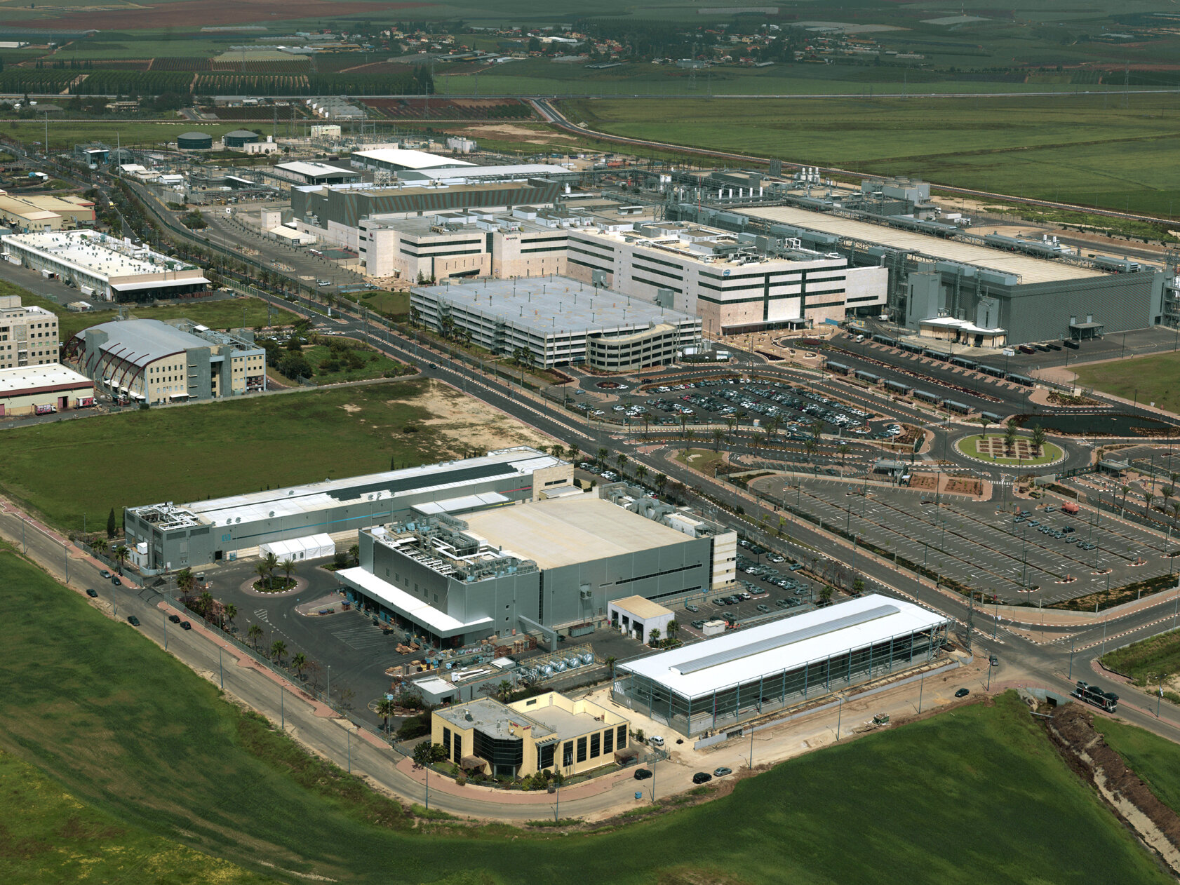 Intel chip manufacturing fab tied to the Apple Intel chip deal supply story