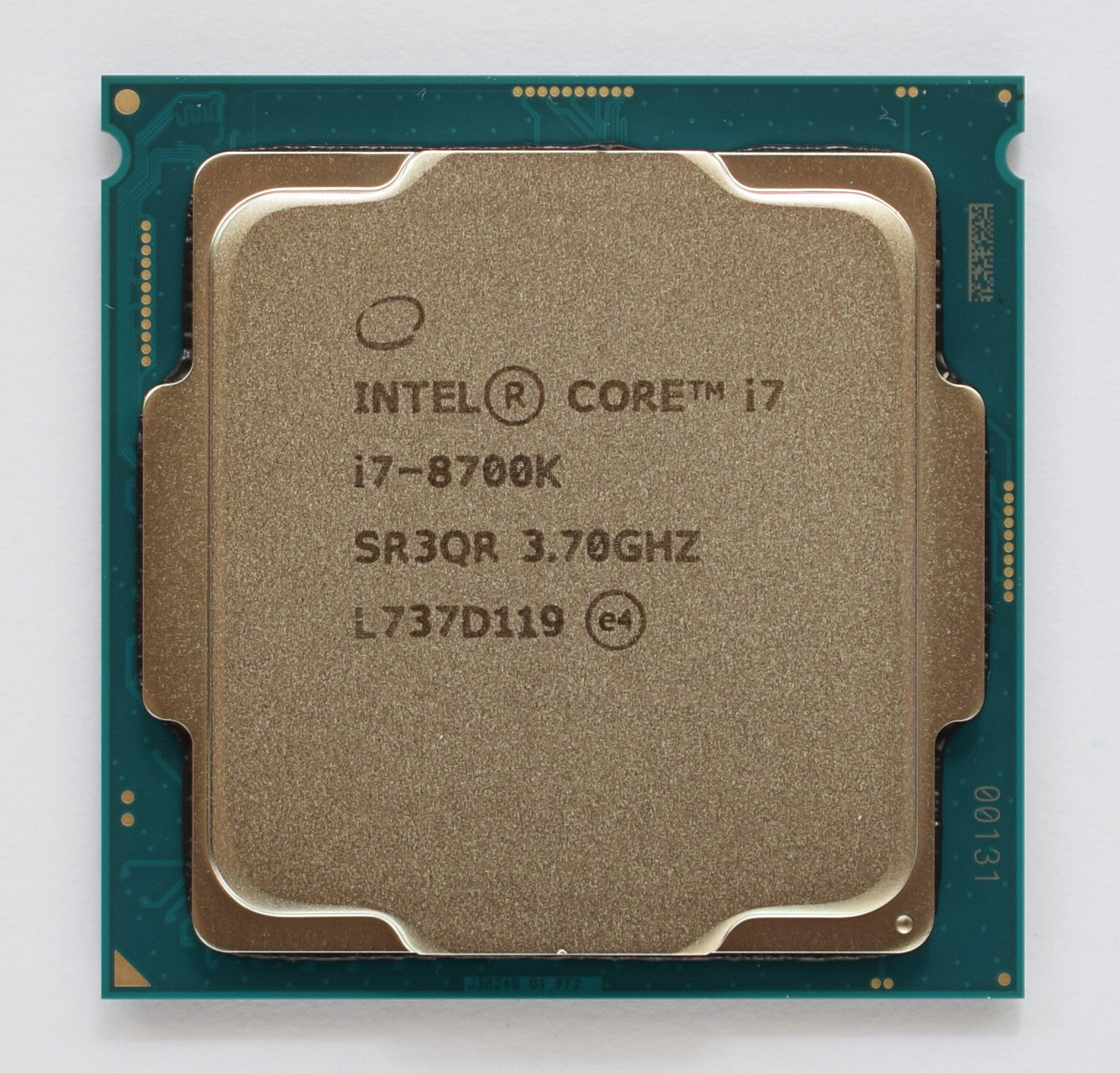 Intel processor die exemplifying the foundry tech behind the Apple Intel chip deal