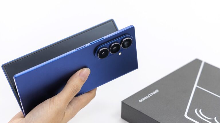 Samsung official image of Galaxy Z Fold7 used for Certified Re-Newed UK foldables story