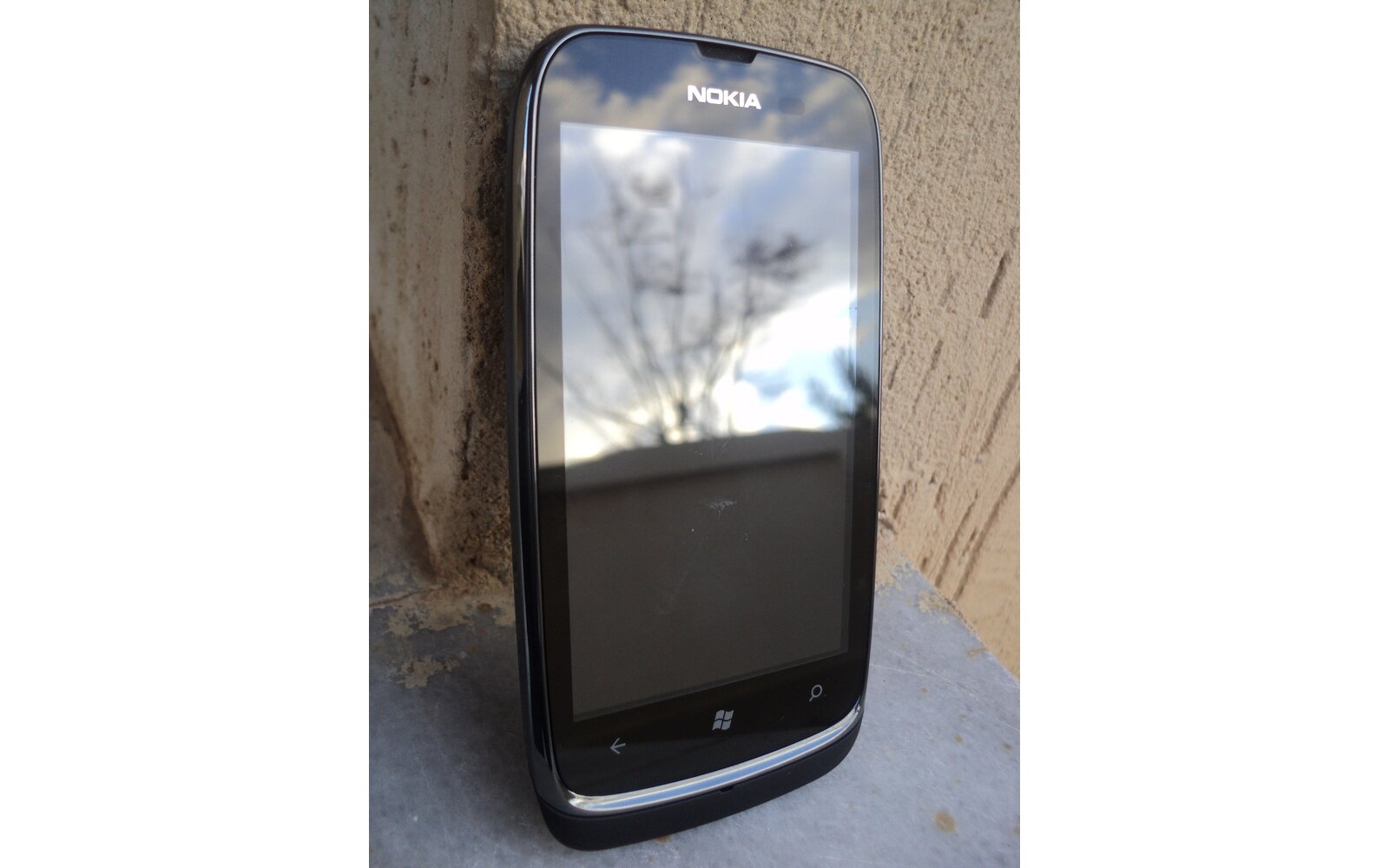 Nokia Lumia 610 featured image