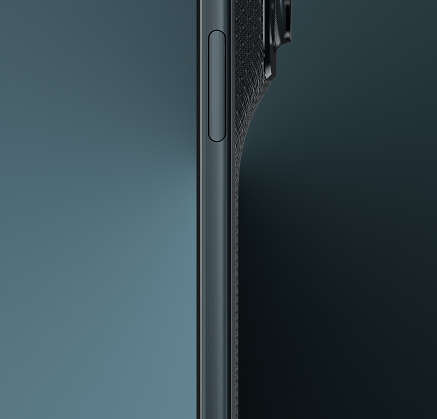 Motorola Razr Fold pre-orders Pantone Blackened Blue closed