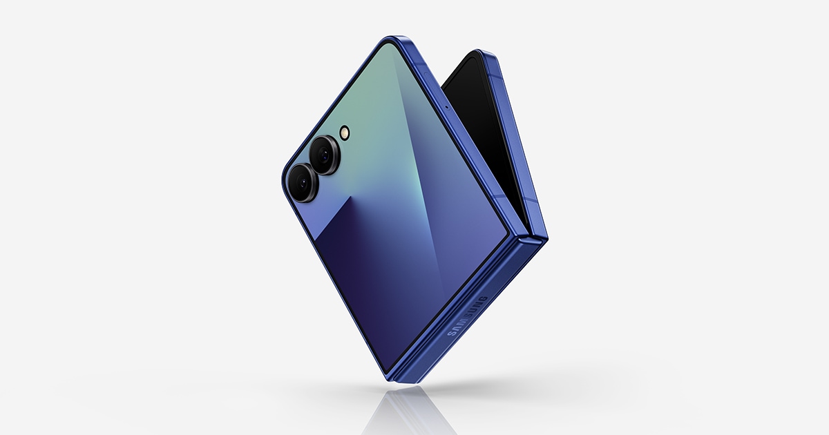 Samsung official Galaxy Z Flip7 product image for Certified Re-Newed UK story