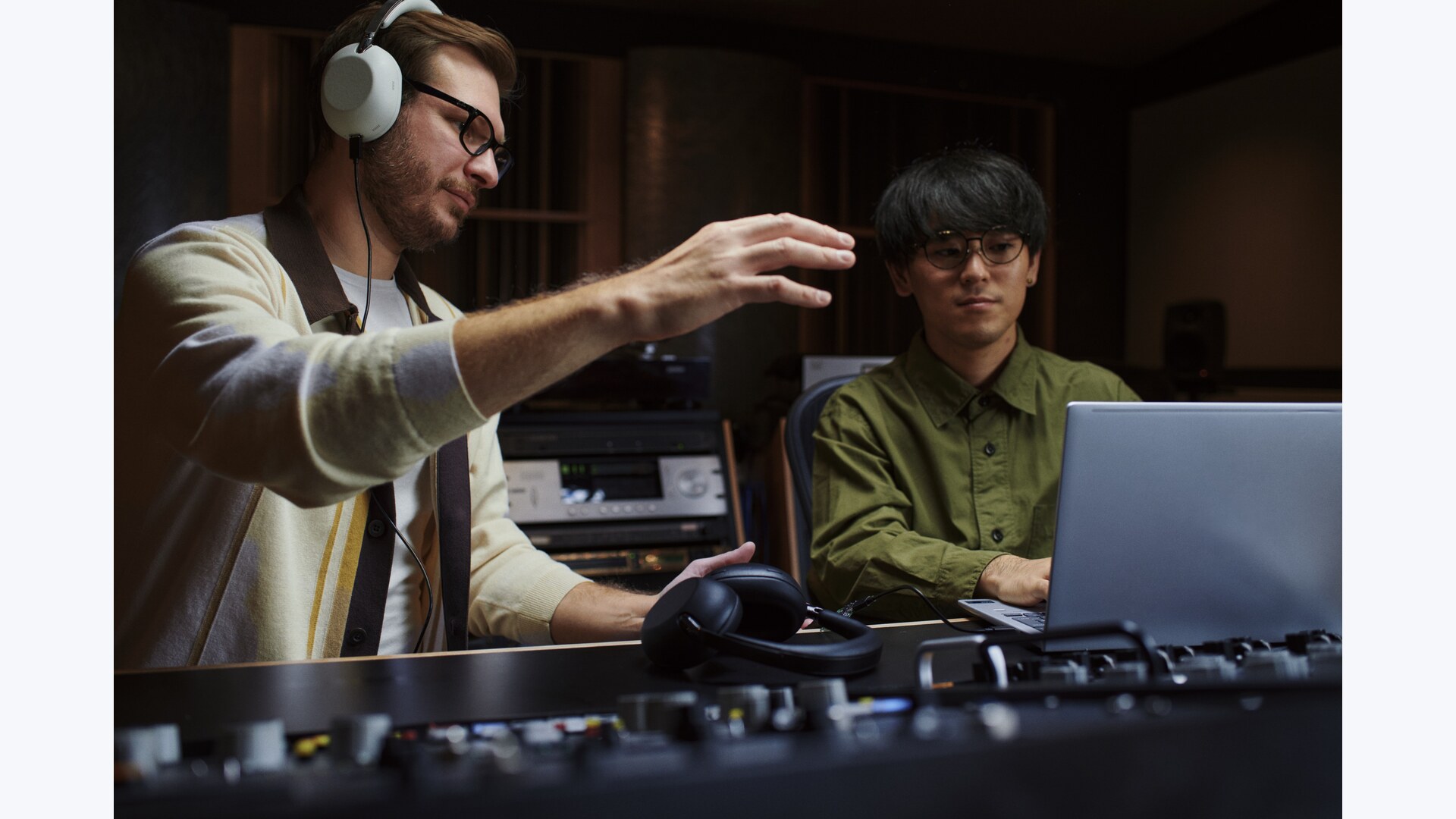 Sony 1000X THE COLLEXION Battery Studios discussion