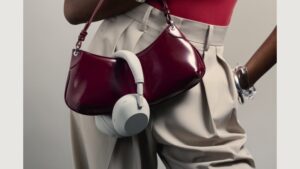 Sony WH-1000XM6 vs Bose QC Ultra UK: which to buy