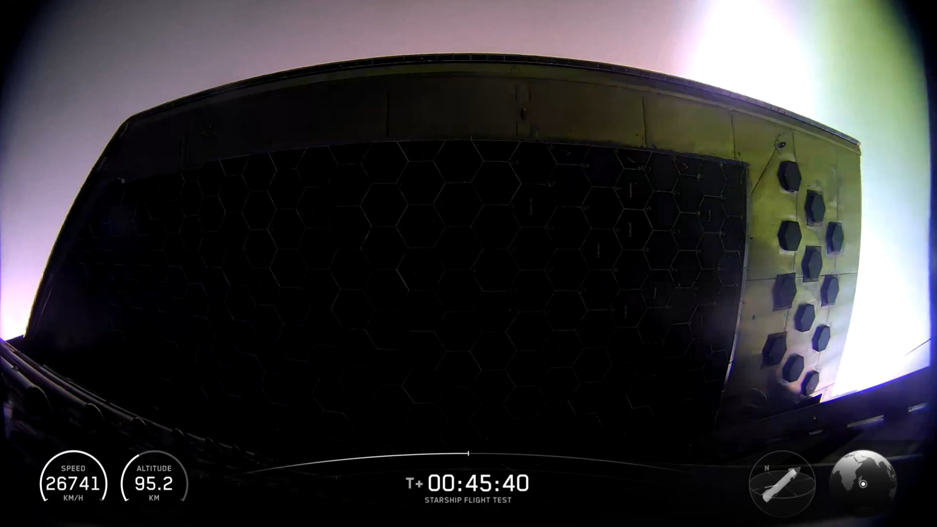 SpaceX Starship V3 Ship 39 reentry with plasma visible around the flaps en route to Indian Ocean splashdown