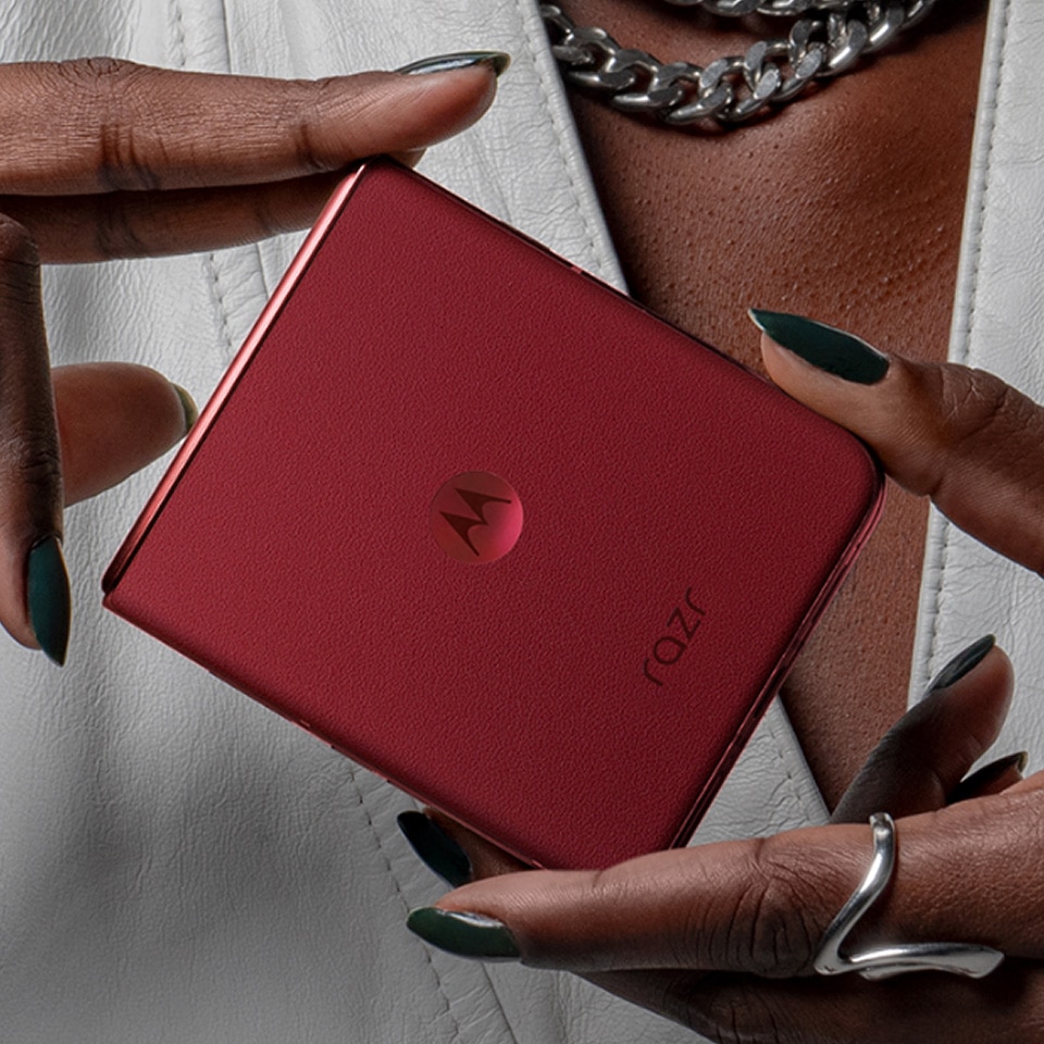 Close-up of the Motorola Razr Ultra red leather-look back panel and hinge
