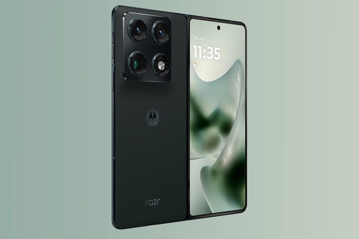 Modern eSIM-capable smartphone on a UK network