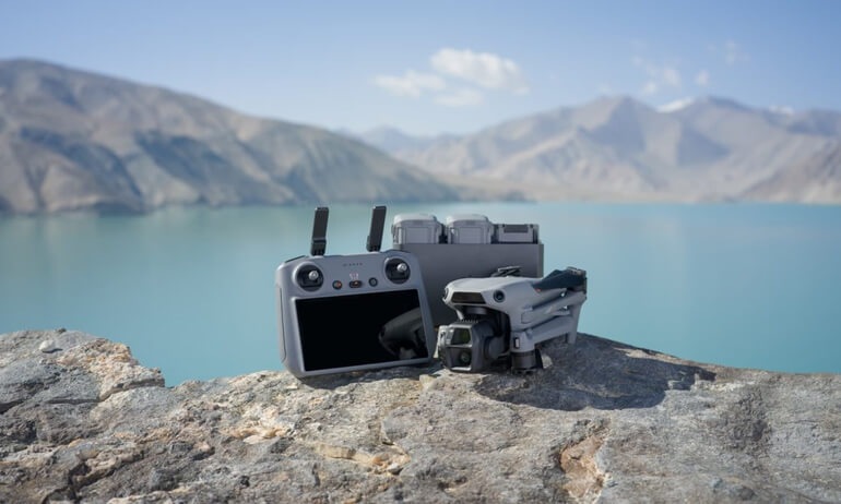 DJI Air 3S dual-camera setup: 24mm wide and 70mm telephoto