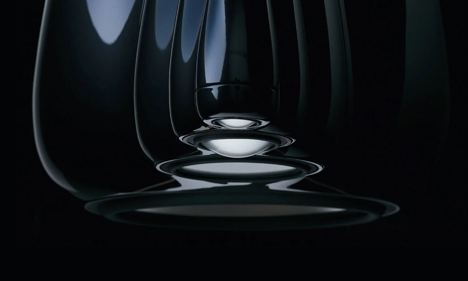 Bowers & Wilkins Zeppelin review: the design speaker that finally sounds the part